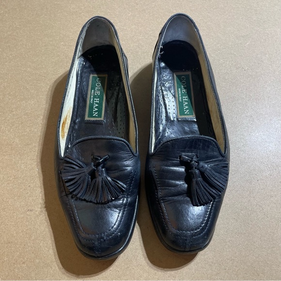 Cole Haan Shoes - Cole Haan Black Leather Loafers with Tassels 3544